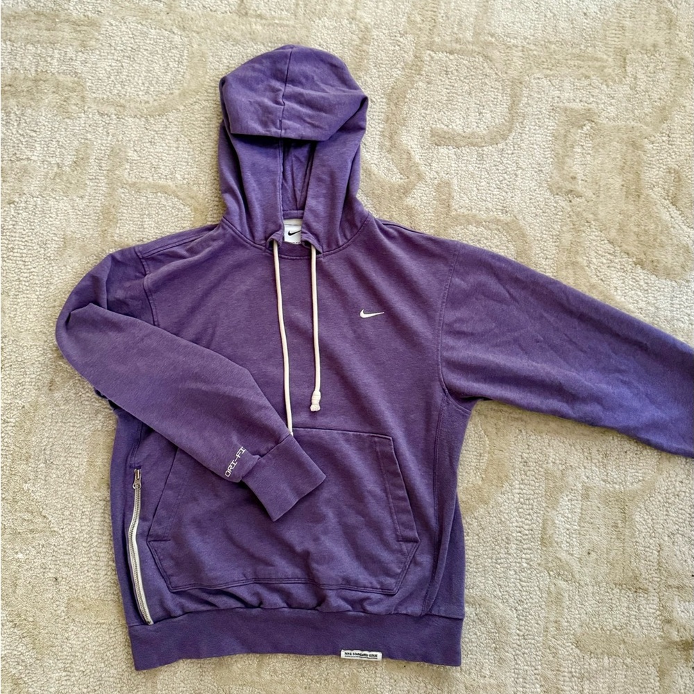 Purple Nike Standard Issue Men's Dri-FIT Pullover Basketball Hoodie - Small